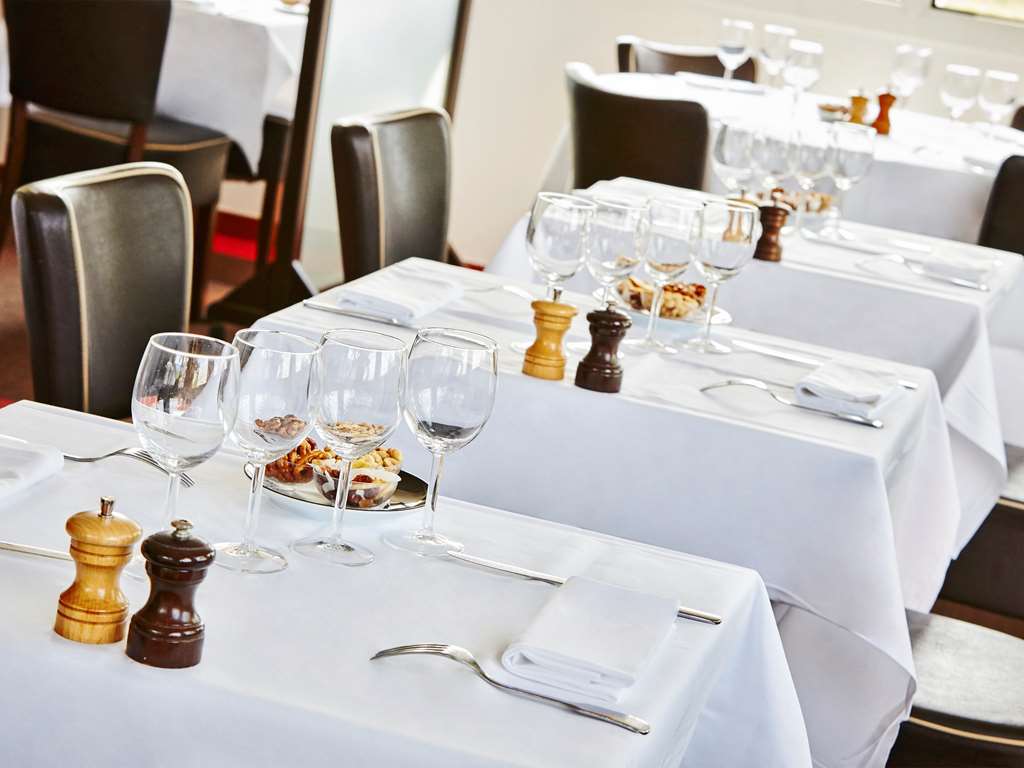 Kyriad Orleans Ouest - La Chapelle Saint Mesmin Restaurant foto